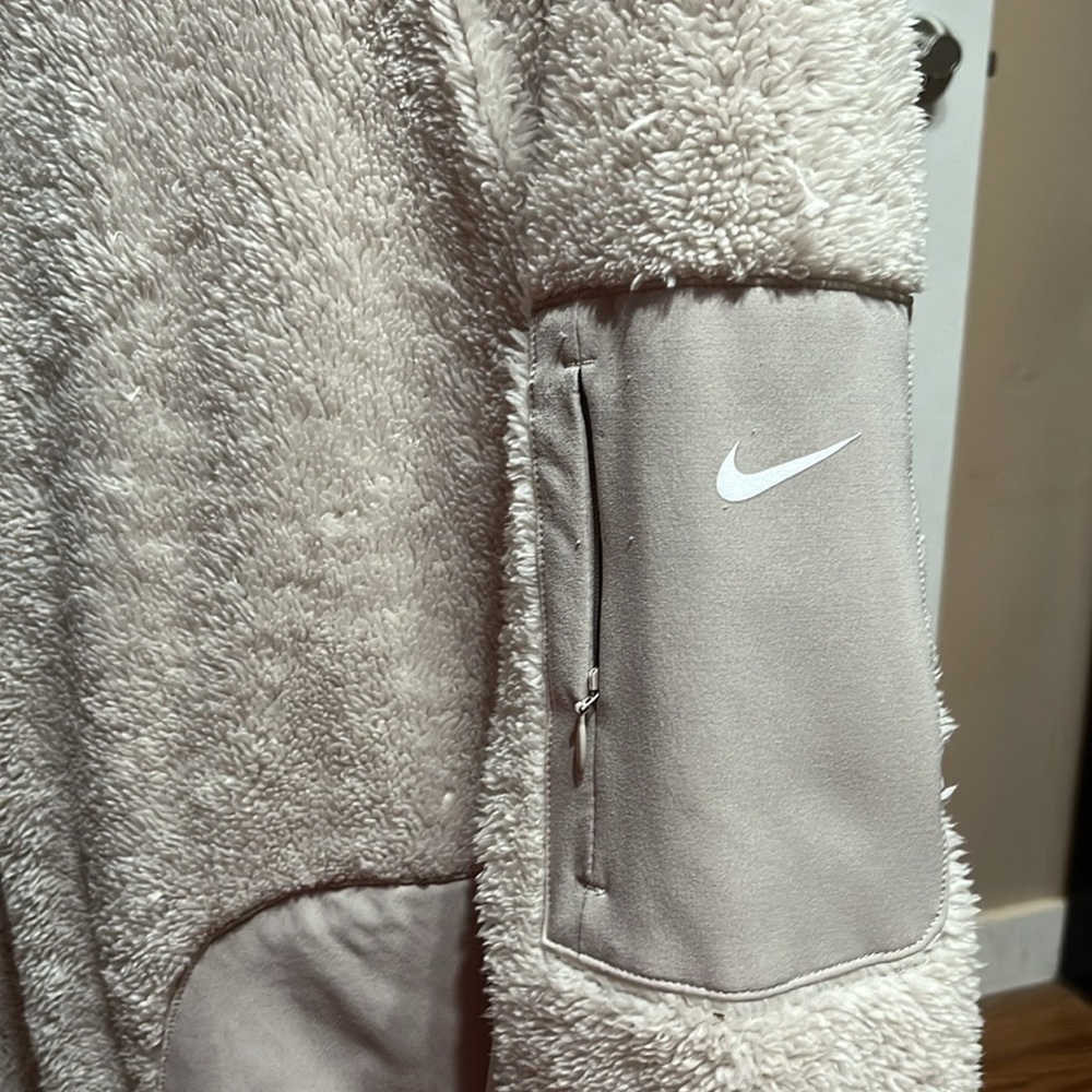 Nike Jacket - Picture 2 of 6